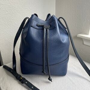 Jcrew leather downing bucket drawstring crossbody handbag navy blue
